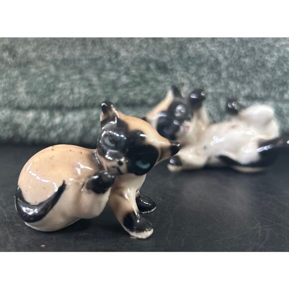 Vintage Pair of Miniature Siamese Cats Kittens Bone China - Picture 3 of 10